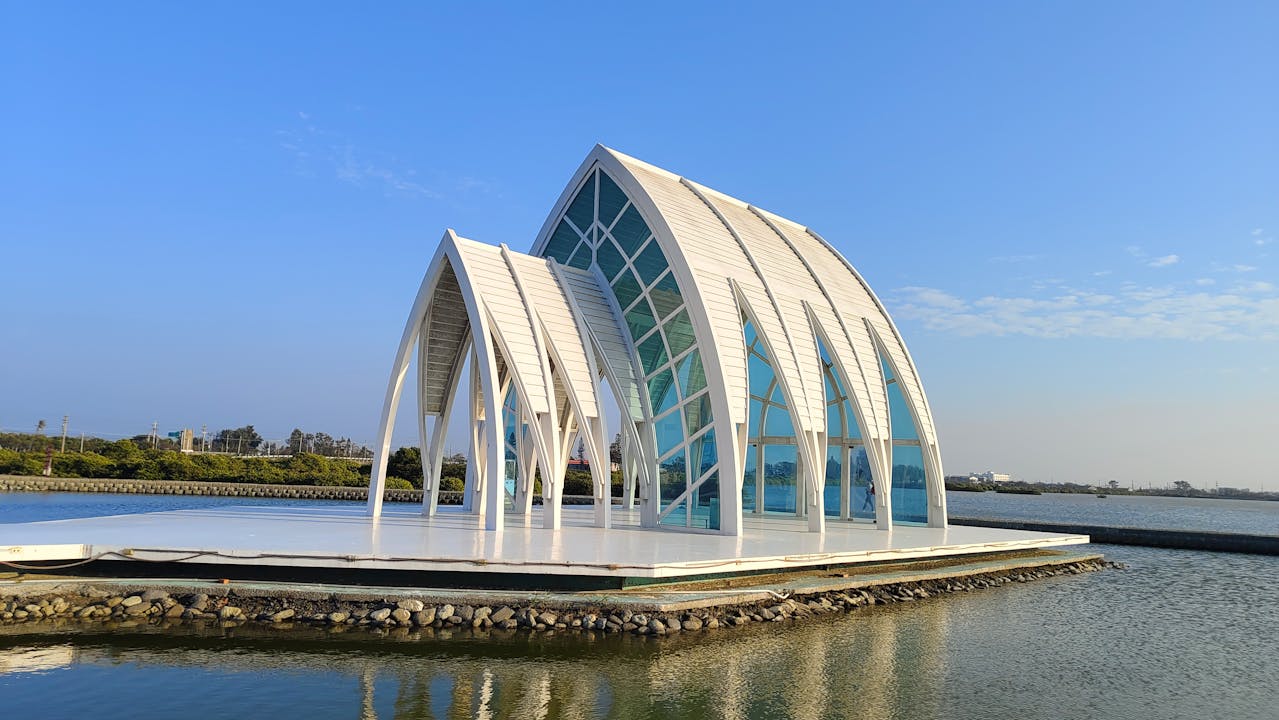Taiwan Adventures: A Guide to Sights & Nightlife