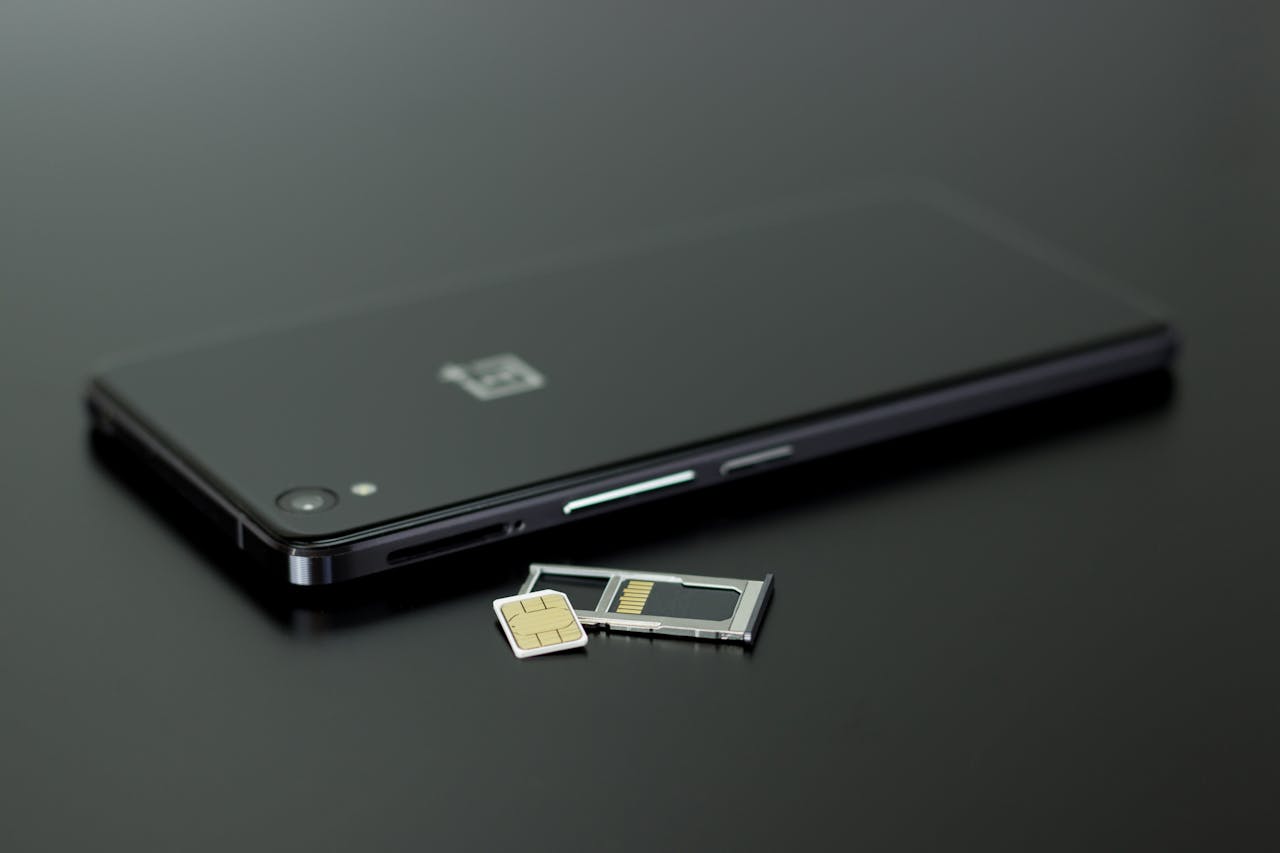 Traveling Without a SIM Card Slot – What Phones Are eSIM Only Now?