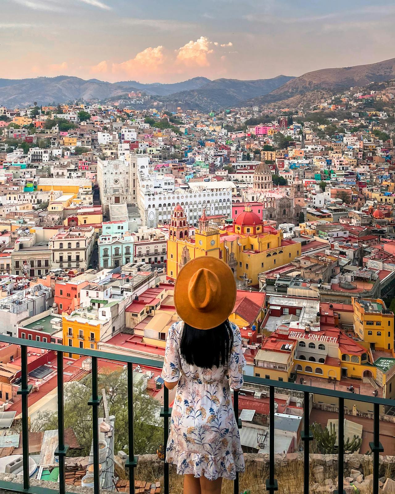Local Markets in Jamaica: Best Spots for Souvenirs & Street Food